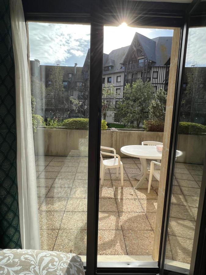 Appartement Cote Jardin - Terrasse, Calme Et Cosy *