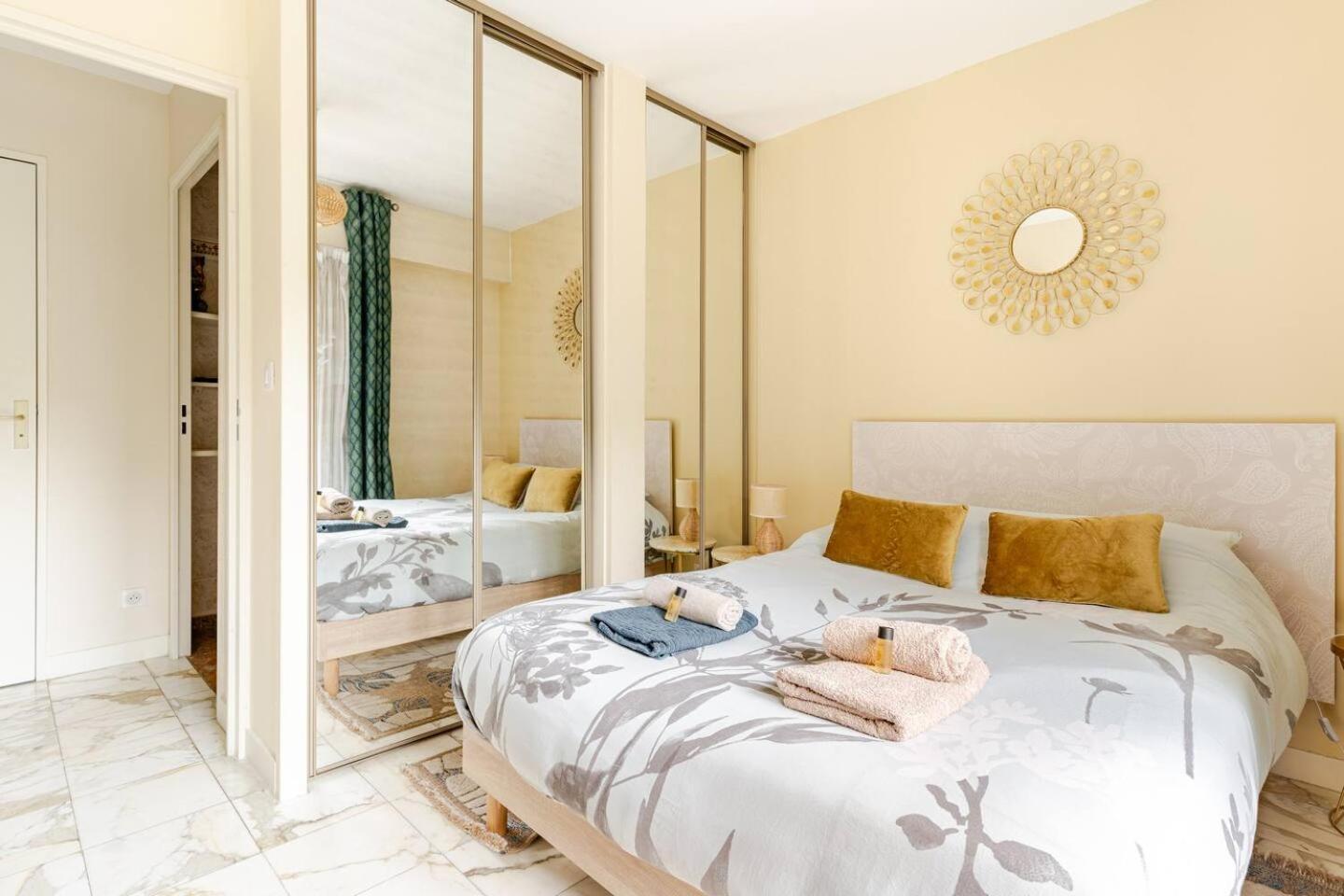 Appartement Cote Jardin - Terrasse, Calme Et Cosy *