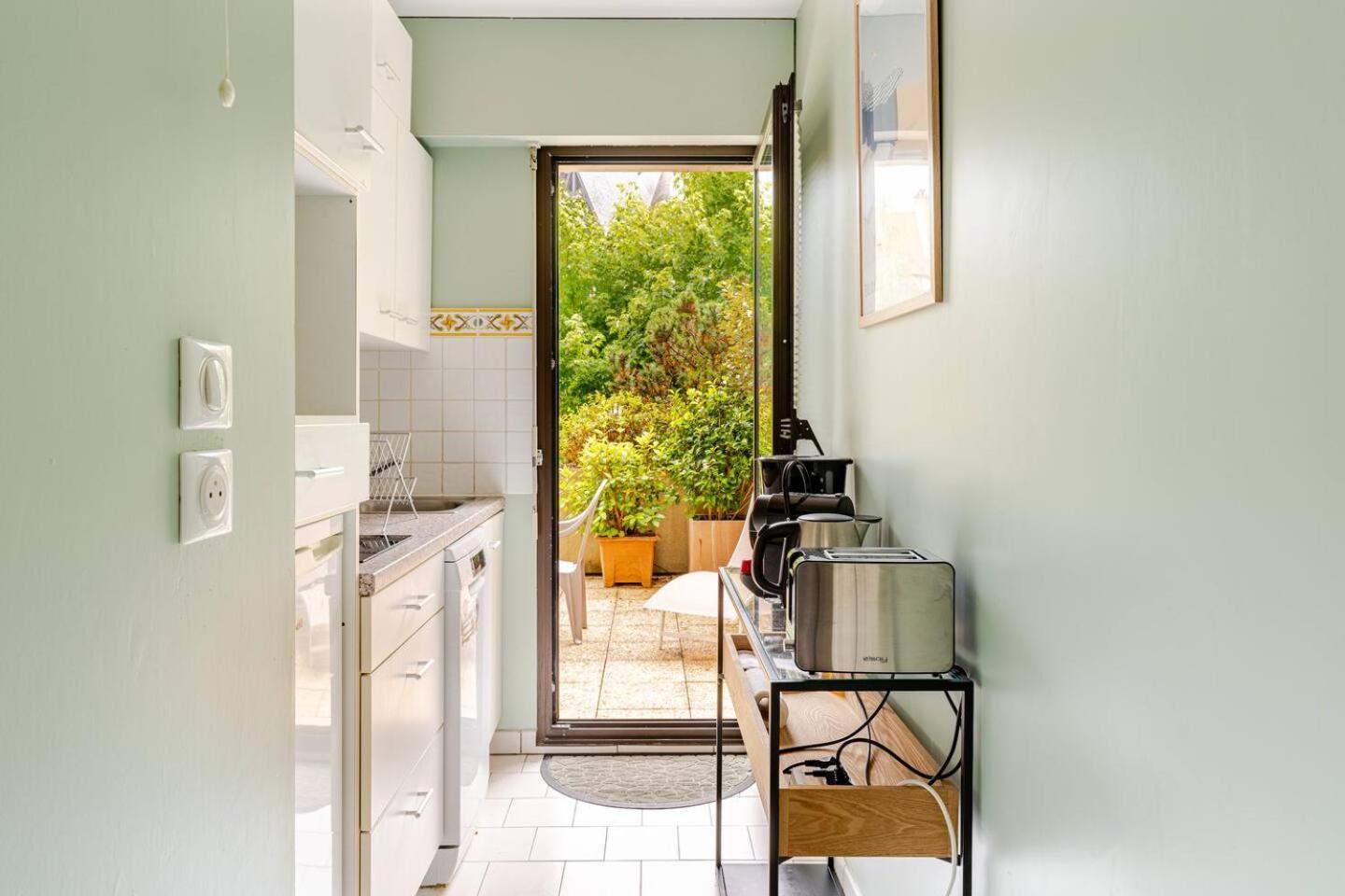 Cote Jardin - Terrasse, Calme Et Cosy Apartment